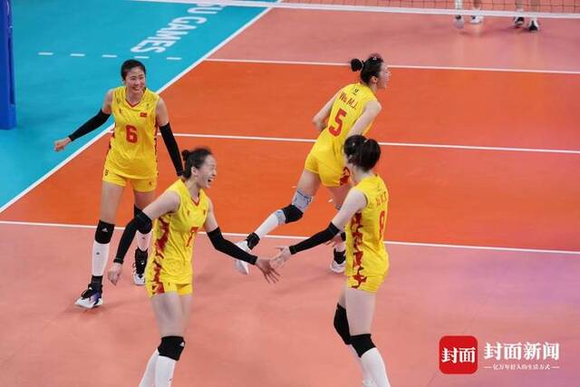 成都大运会女排决赛：中国3-0日本