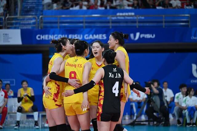 成都大运会女排决赛：中国3-0日本