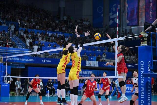 成都大运会女排决赛：中国3-0日本