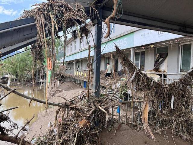 8月4日，洪水退去后的房山区张坊镇片上村。新京报记者陈璐摄