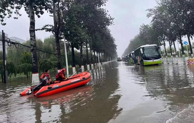 【防汛救灾 央企行动】风雨同心 人民至上 中国电建奋战在防汛抢险一线