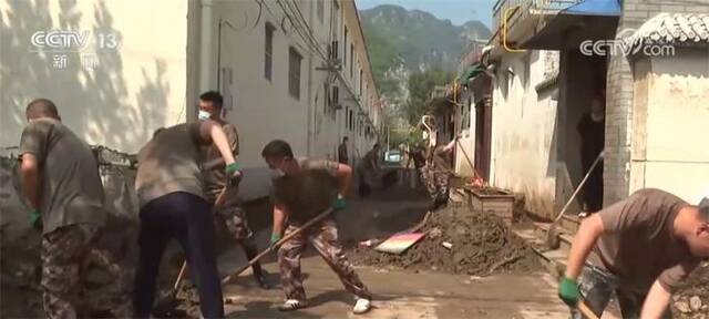 北京房山、门头沟等地道路、通讯、电力陆续恢复中