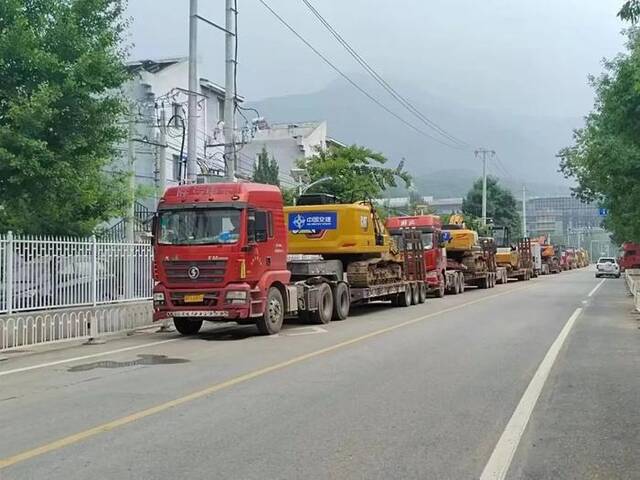 【防汛救灾 央企行动】汛情就是命令！中交集团加紧抢修损毁道路