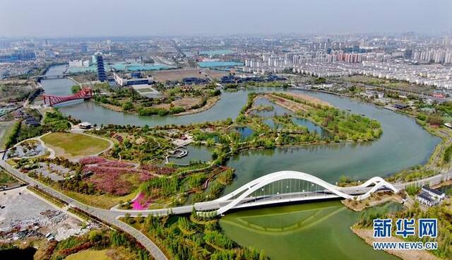 从空中俯瞰扬州运河三湾生态文化公园。（主办方供图）