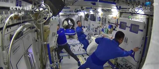 航天基础试验机柜成为太空实验室全能“多面手”
