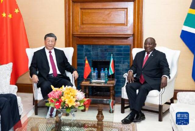 当地时间8月22日上午，国家主席习近平在比勒陀利亚总统府同南非总统拉马福萨举行会谈。新华社记者黄敬文摄