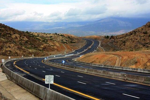 阿尔及利亚东西高速路面工程