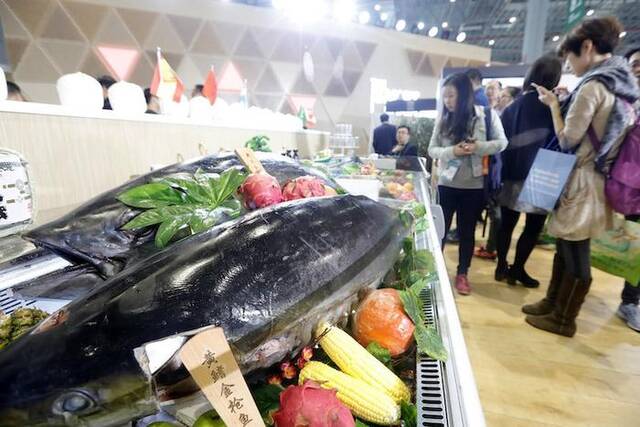 日本排污入海：日料店转卖粤菜、超市一天卖出一周量海鲜