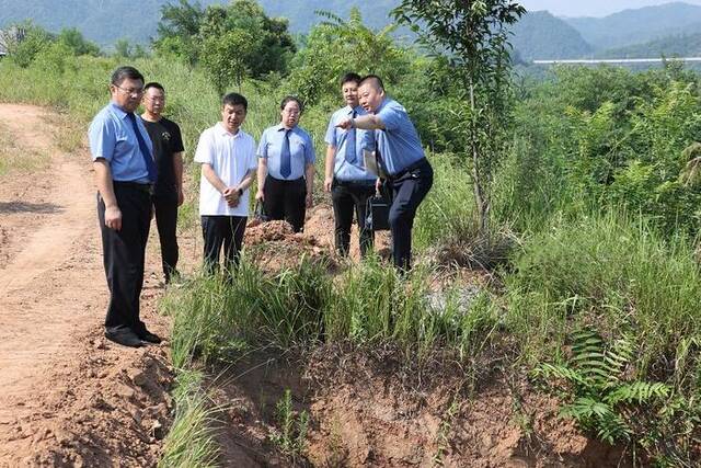 河南西峡:检察建议督促修缮烈士陵园