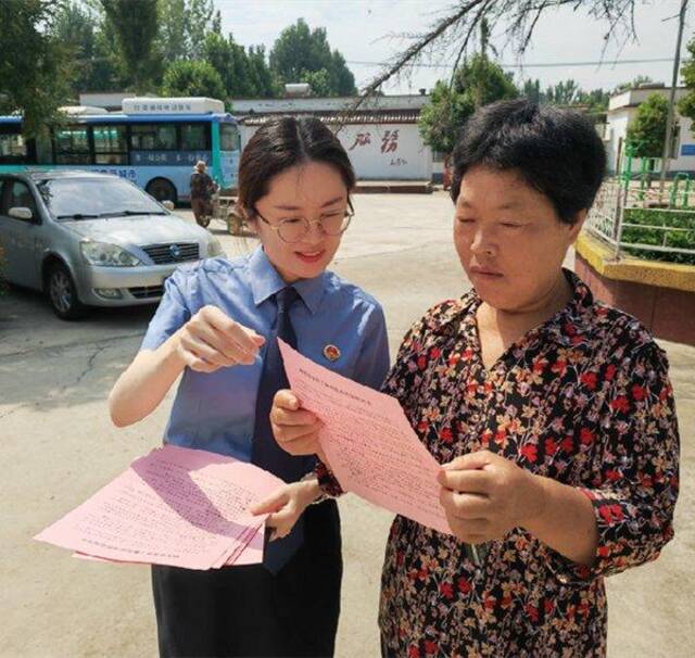 把民法典送到群众心坎上