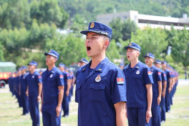 广东省首支国家综合性消防救援机动队伍正式进驻