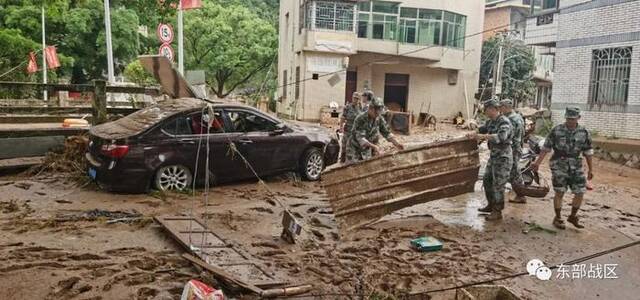 台风“海葵”来袭，人民子弟兵闻令出击！