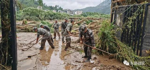 台风“海葵”来袭，人民子弟兵闻令出击！