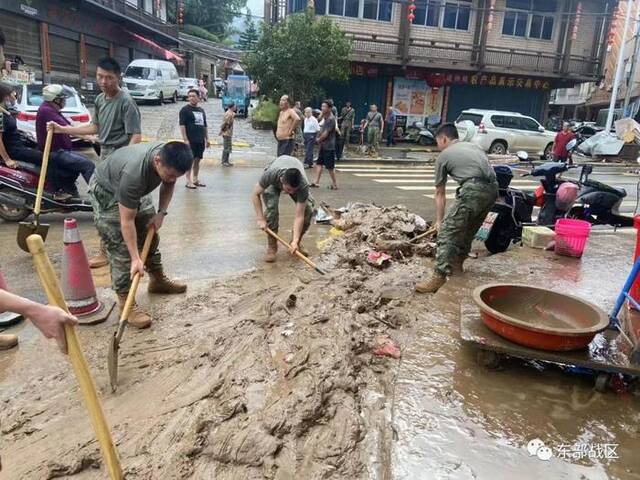 台风“海葵”来袭，人民子弟兵闻令出击！