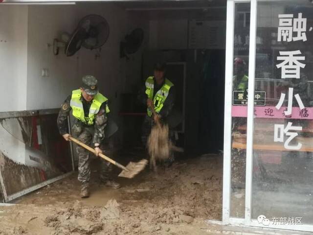 台风“海葵”来袭，人民子弟兵闻令出击！