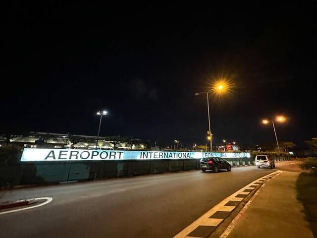 这是9月6日在加蓬首都利伯维尔拍摄的利伯维尔国际机场外景（手机照片）。新华社记者韩旭摄