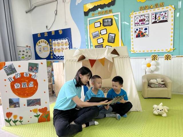 北京三区受灾学校老师：和孩子们共同续写“重启”的故事