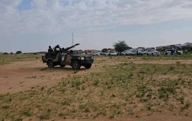 苏丹武装冲突双方在北达尔富尔州展开交战 已致2死7伤