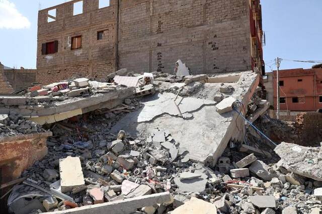 这是9月10日在摩洛哥震中附近的艾米兹米兹村拍摄的损毁建筑。新华社记者霍晶摄