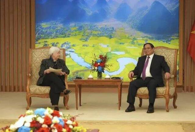 美国财长耶伦会见越南政府总理范明政