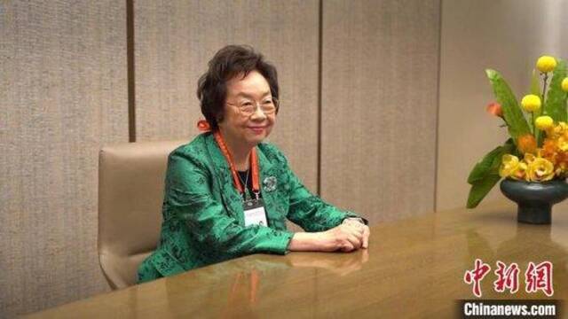 澳门妇联总会会长贺定一接受采访。陈姿妤摄