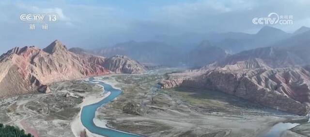 沿着河湖看新疆 
