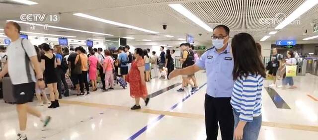 香港居民跨境来到深圳过周末成为“双城生活”新亮点