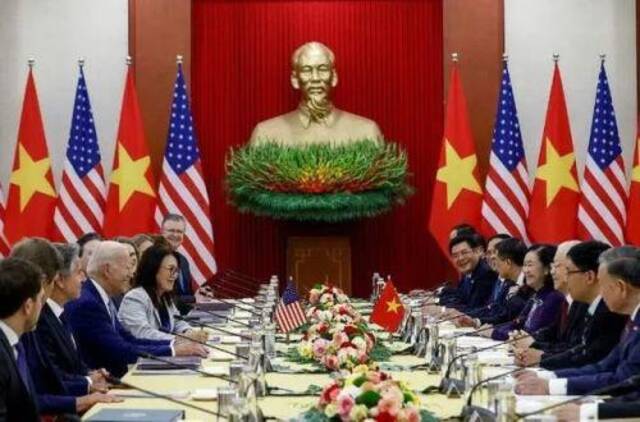 越南投美“两头下注”，中国未来怎么办？