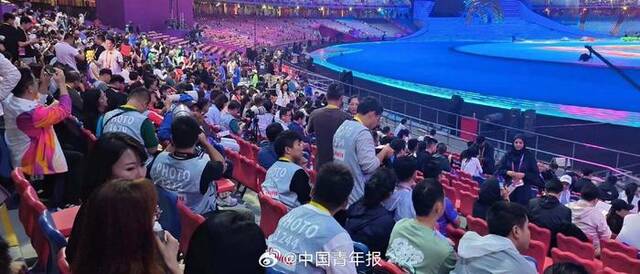 杭州第19届亚运会开幕式暖场表演开始