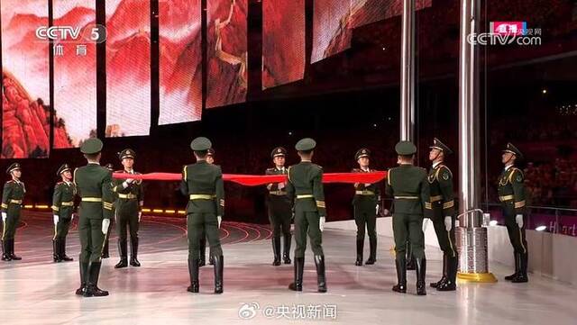 骄傲转发！杭州亚运会开幕式五星红旗入场
