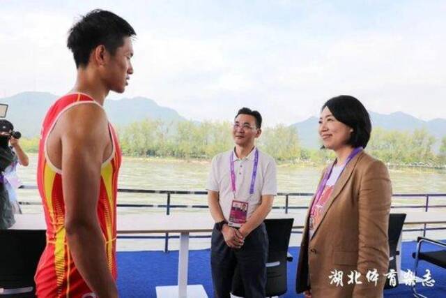 担任省部级领导的她，跨省赴浙江杭州，现场观赛