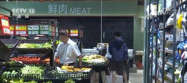 “菜篮子”“果盘子”“肉案子”货足价稳 保障双节期间市场供应