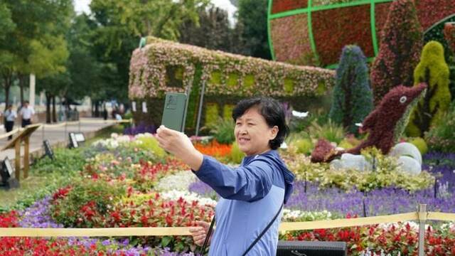 超长假期点燃出游热情，多地开启“花式”揽客