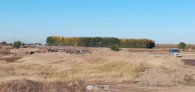 附近村民拍摄于2018年车辆过桥时的情形（央广网发谷天福供图）