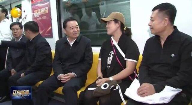 中秋当天，东南沿海大省的省委书记、省长，一同坐上了跨海高铁