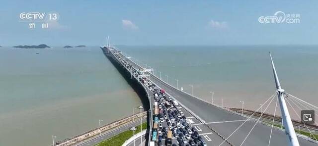 港珠澳大桥成港澳旅客出行“热门”通道 入境车辆数刷新单日最高纪录