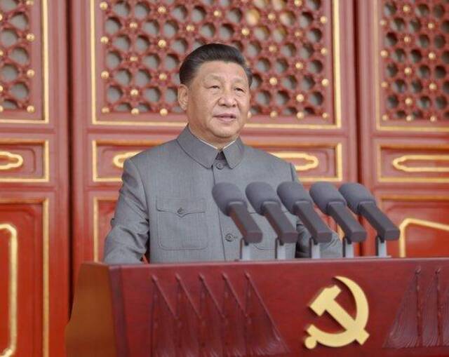 2021年7月1日，庆祝中国共产党成立100周年大会在北京天安门广场隆重举行。中共中央总书记、国家主席、中央军委主席习近平发表重要讲话。新华社记者鞠鹏摄
