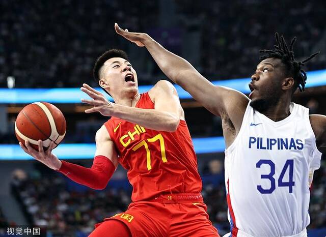 中国男篮一度领先18分之多。