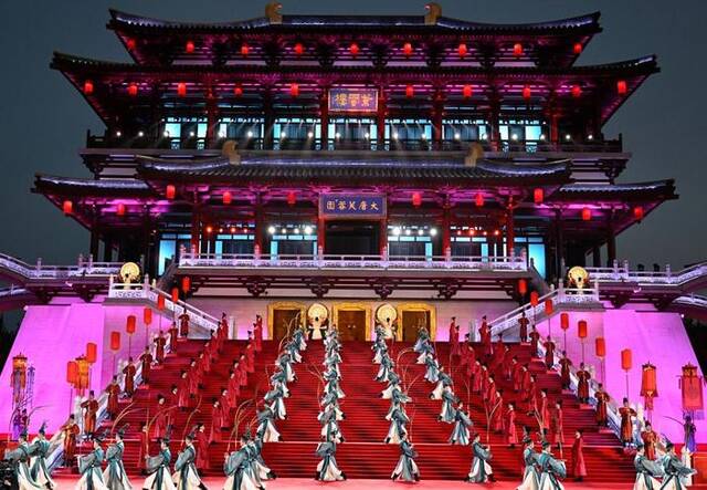 这是2023年5月18日在陕西省西安市大唐芙蓉园拍摄的中国—中亚峰会欢迎仪式。新华社记者申宏摄