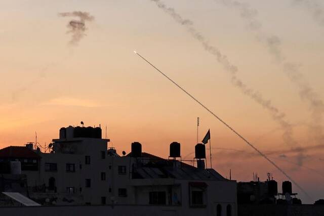 哈马斯宣布发起“阿克萨洪水”行动，已向以色列发射5000枚火箭弹