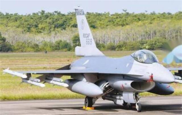 台媒：美国多项装备未交付，台空军F-16战机升级计划延宕