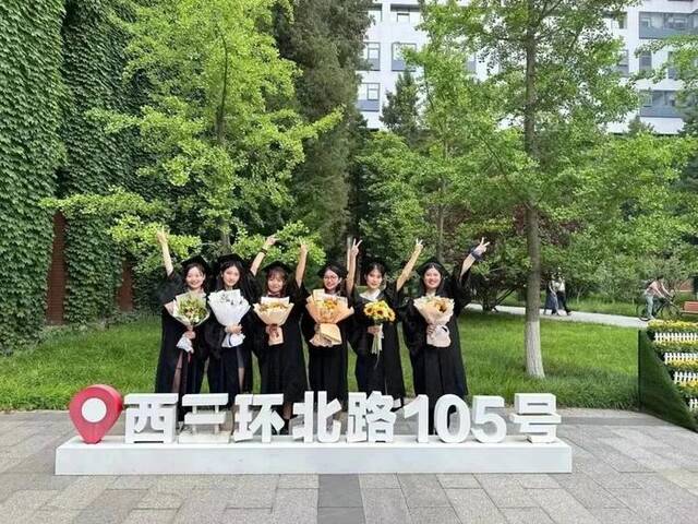 首都师范大学建校69周年，我们一直在回答“何为师”