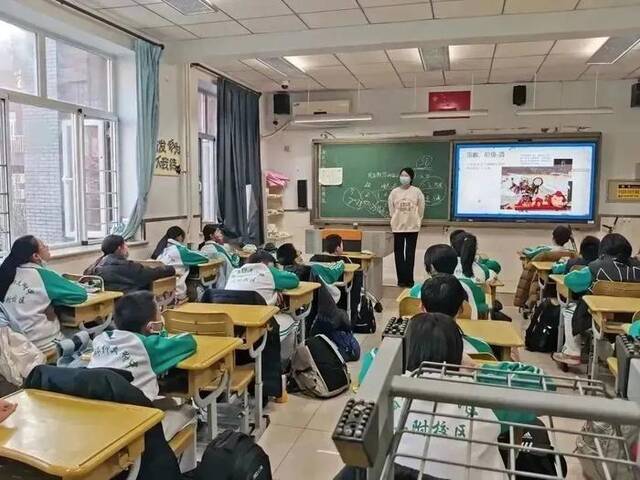 首都师范大学建校69周年，我们一直在回答“何为师”