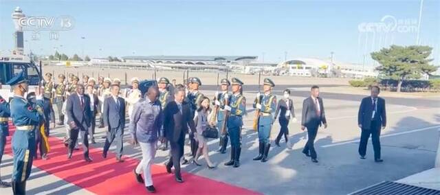 多国领导人陆续抵达北京参加第三届“一带一路”国际合作高峰论坛