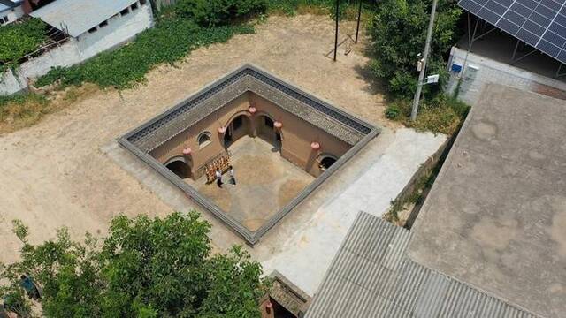 位于平陆县东坪头村的一处地窨院。（受访者供图）