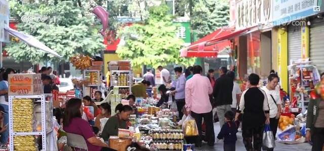 边贸活力持续涌现 感受边境集市里的生机勃勃与烟火气