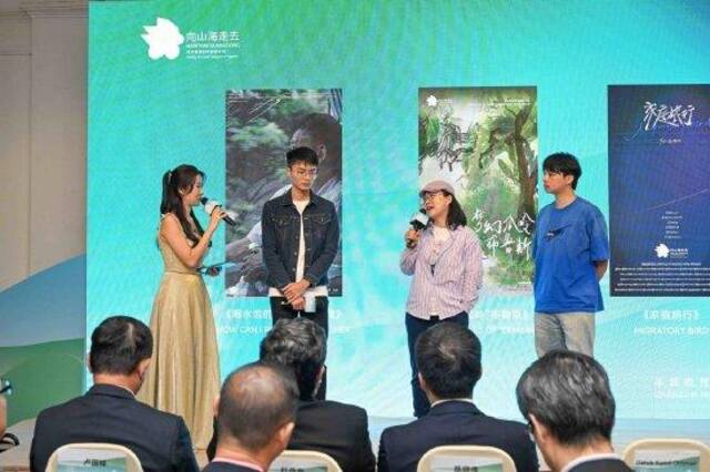 “山海计划”青年导演们向马来西亚嘉宾介绍各自作品