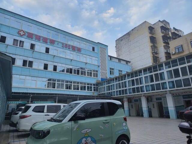 襄阳健桥医院老院区。上游新闻记者沈度摄
