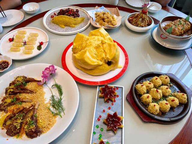 “小米宴”部分菜品。新华社记者马晓洁摄