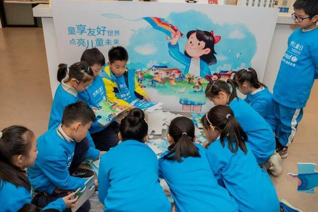 11月18日，来自杭州10所学校的同学们在中国水利博物馆共同庆祝世界儿童日。（受访者供图）